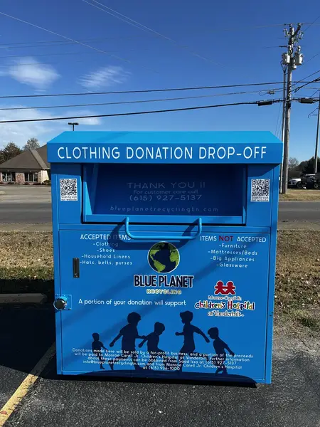Custom signage and graphics installed for Blue Planet by Smiles and Signs (3 of 5)