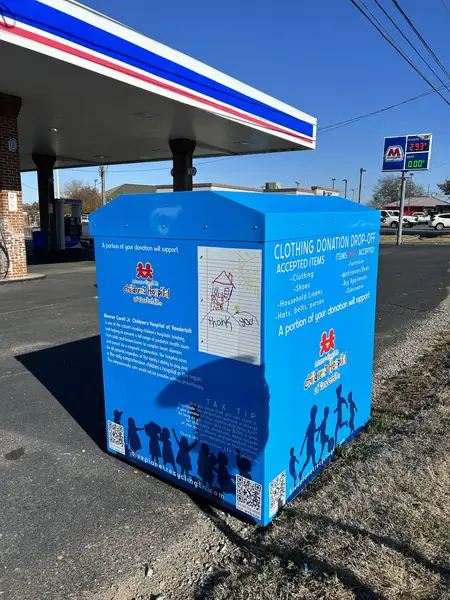 Custom signage and graphics installed for Blue Planet by Smiles and Signs (4 of 5)